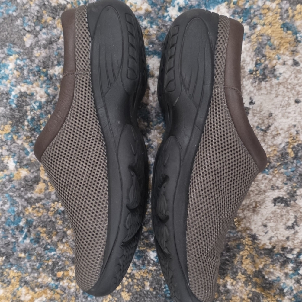 Merrell Men's Encore Bypass 2 Moccasin Clogs - Picture 5 of 7